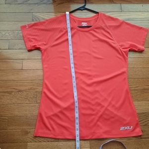 2XU t-shirt Medium